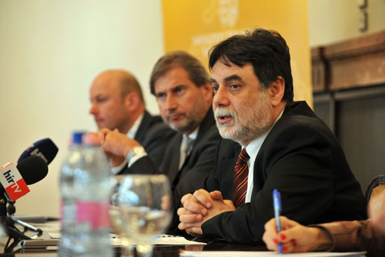 20110331szt_Kohezioskonferencia_Fellegi_Hahn_Hubner009