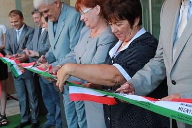 Átadták Szolnokon az Aba-Novák Agóra Kulturális Központot